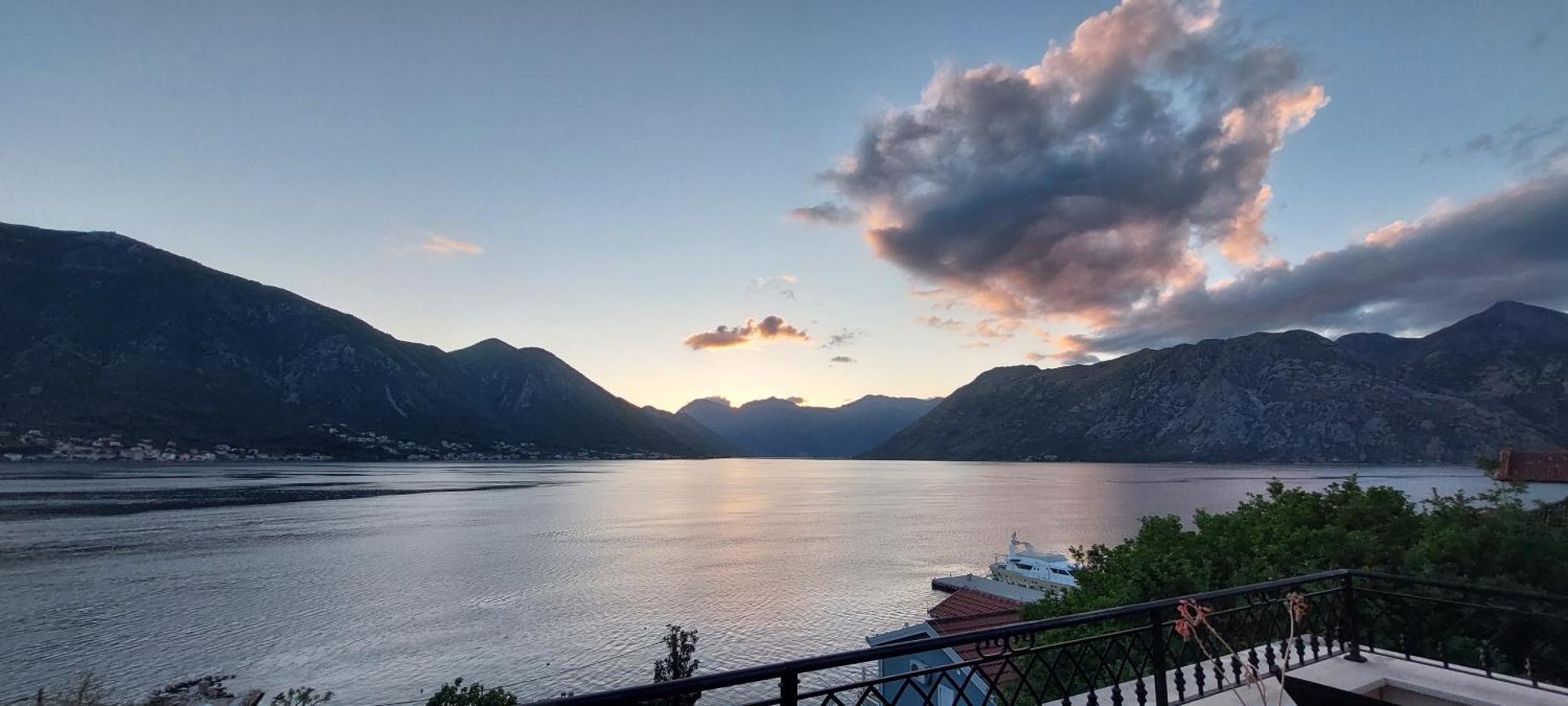 Apartments Boka Blue Dobrota Kotor Kültér fotó