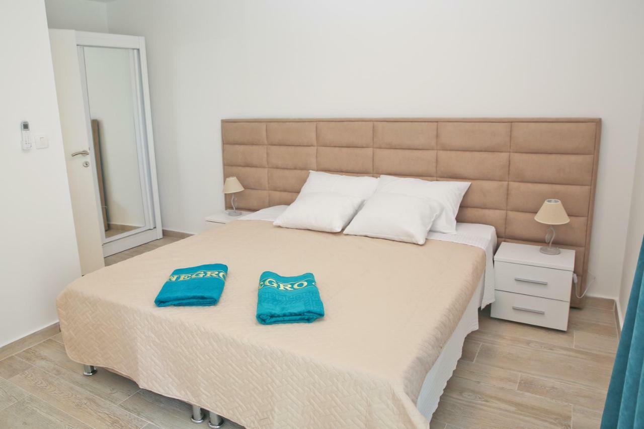 Apartments Boka Blue Dobrota Kotor Kültér fotó